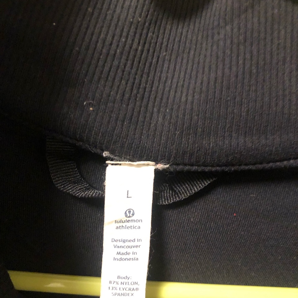 Lululemon - Picture 2 of 3